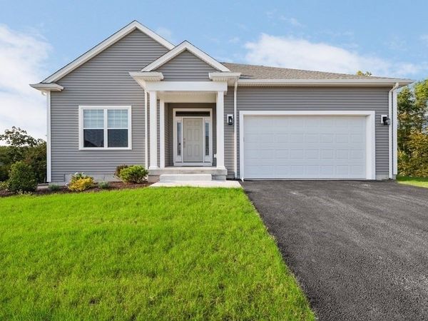 160 Rolling Ridge Drive, Unit 104, Northbridge, MA 01588