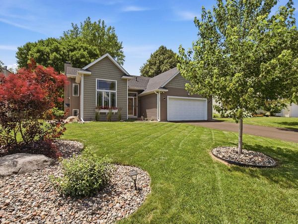 1222 Fallbrook Lane, Woodbury, MN 55125
