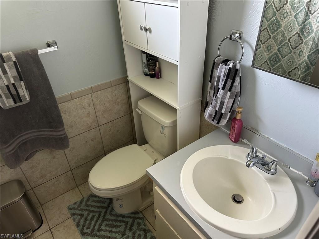 2124 NE 7th Pl , Cape Coral, FL 33909 Photo