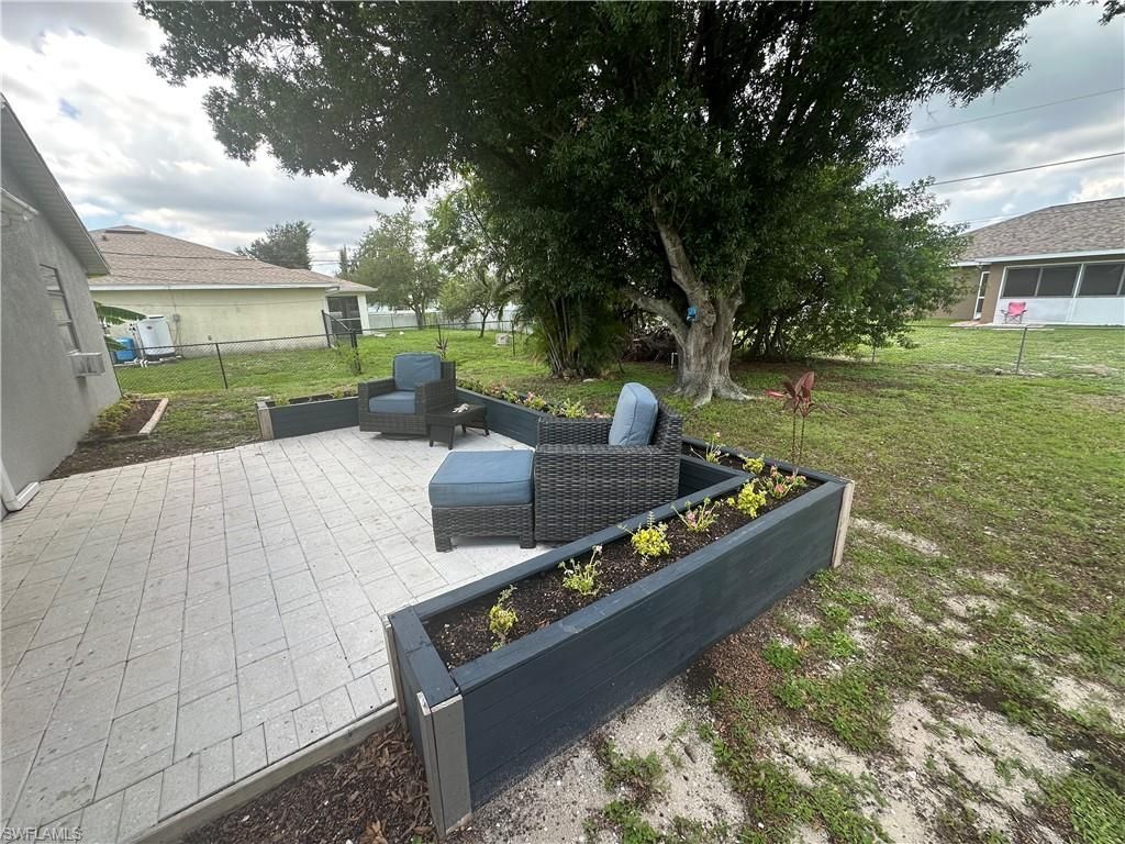 2124 NE 7th Pl , Cape Coral, FL 33909 Photo