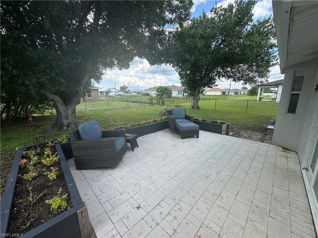 2124 NE 7th Pl , Cape Coral, FL 33909 Photo