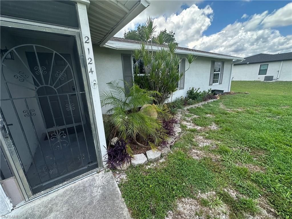 2124 NE 7th Pl , Cape Coral, FL 33909 Photo