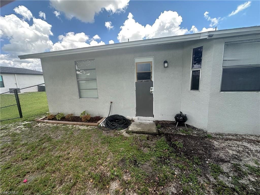 2124 NE 7th Pl , Cape Coral, FL 33909 Photo