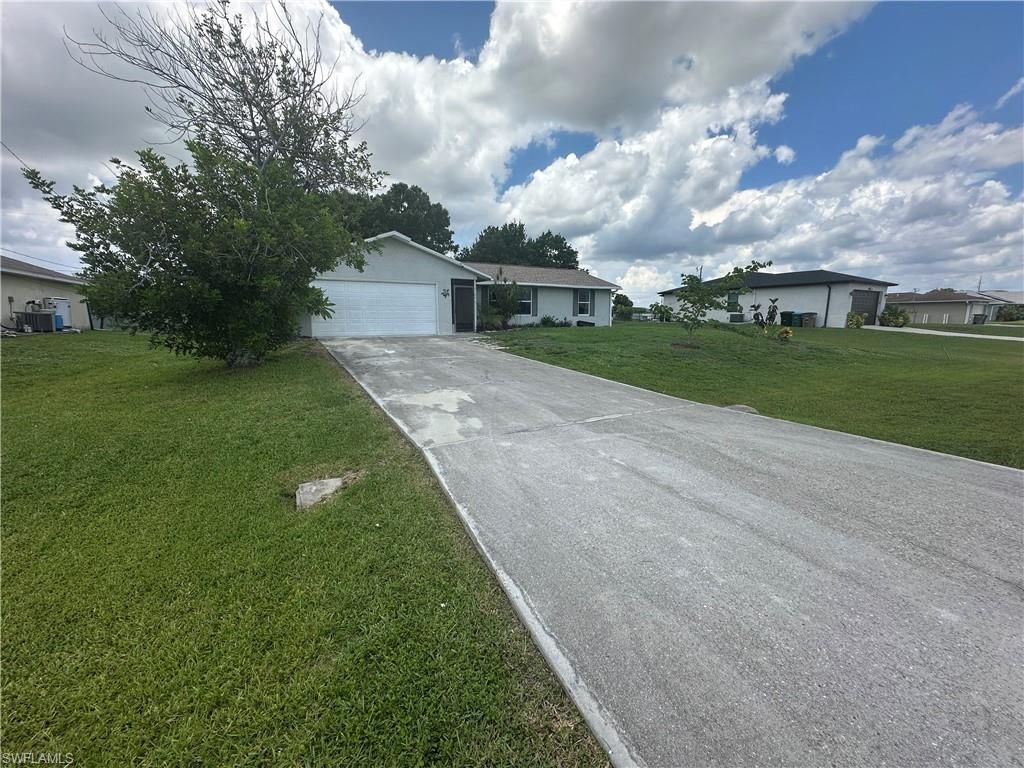 2124 NE 7th Pl , Cape Coral, FL 33909 Photo