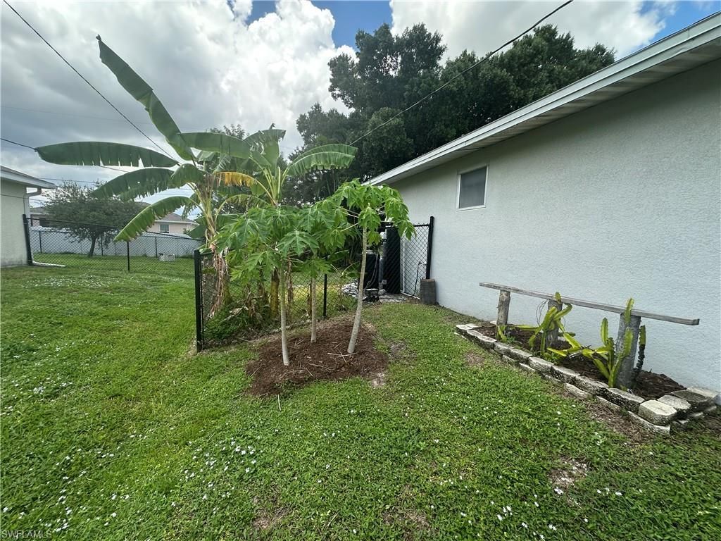2124 NE 7th Pl , Cape Coral, FL 33909 Photo