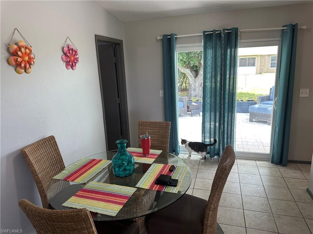 2124 NE 7th Pl , Cape Coral, FL 33909 Photo