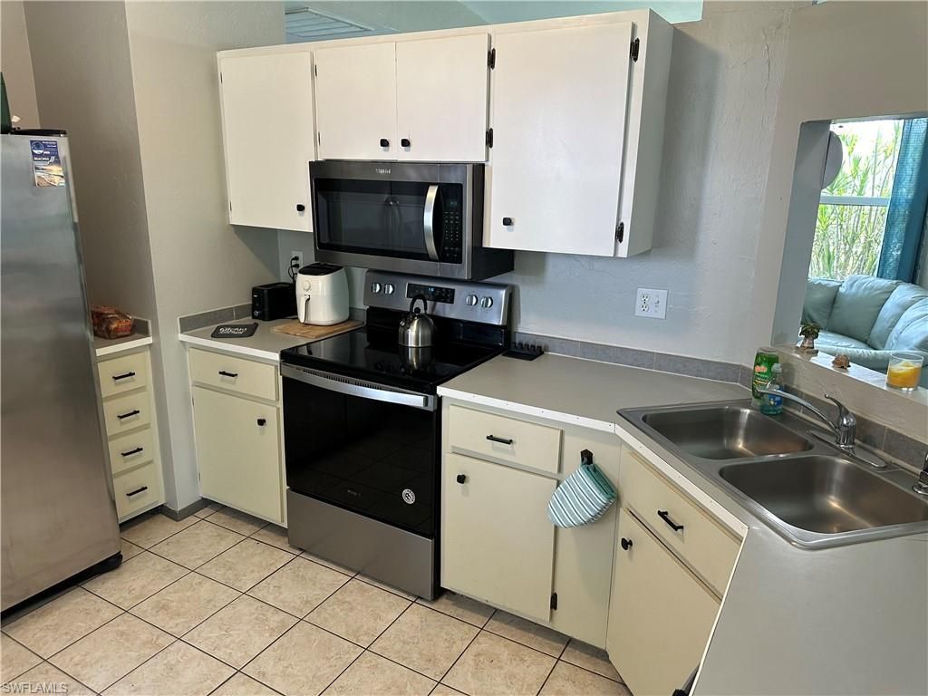 2124 NE 7th Pl , Cape Coral, FL 33909 Photo