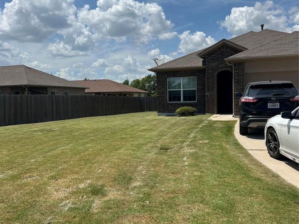45 CHURCHILL FARMS DR, Georgetown, TX 78626