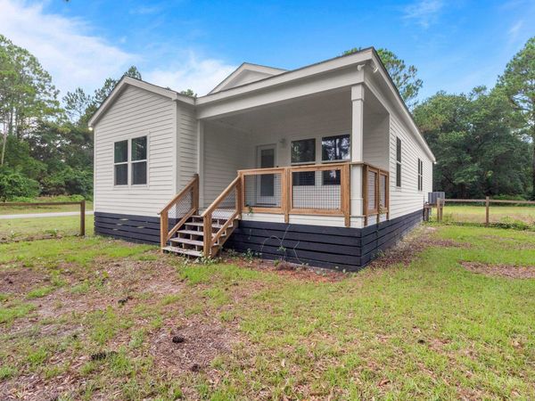 211 Franklin Street , Carrabelle, FL 32322