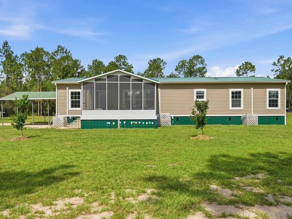 2860 Smith Creek Road , Sopchoppy, FL 32358