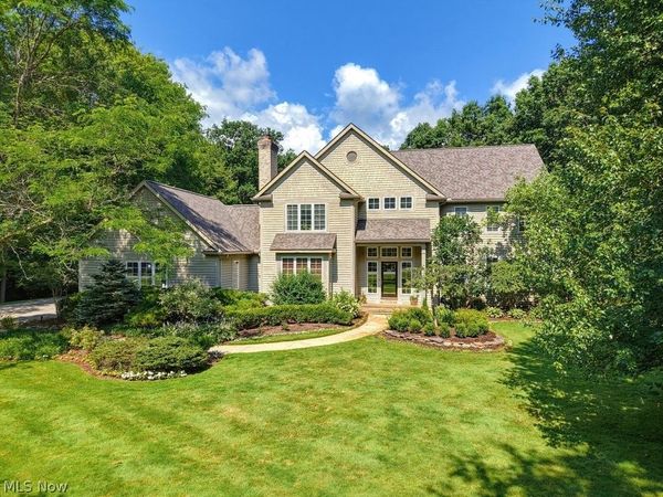 285 Grey Fox Run , Chagrin Falls, OH 44022