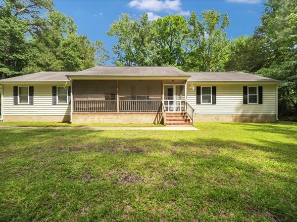 8996 Guinea Road , Gloucester, VA 23072