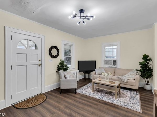 906 Dewitt St, Linden, NJ 07036