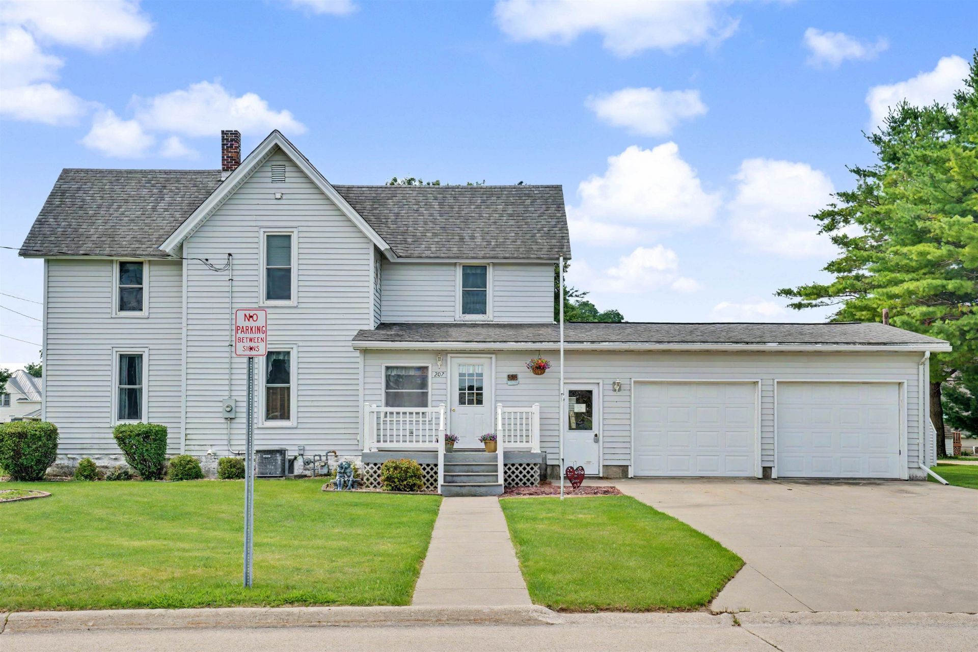 207 E Jackson Street, Edgewood, IA 52042 Main Photo
