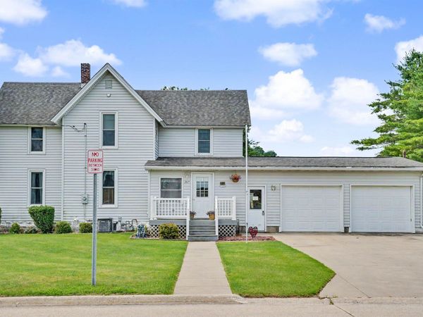 207 E Jackson Street, Edgewood, IA 52042