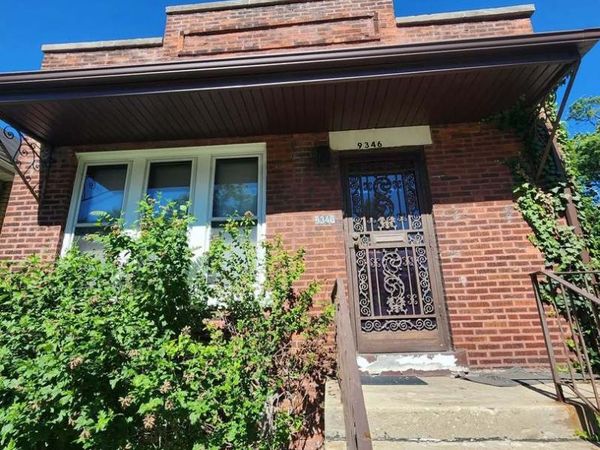 9346 S Woodlawn Avenue , Chicago, IL 60619