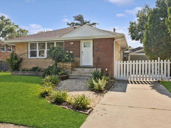 2410 Sunnyside Avenue , Westchester, IL 60154