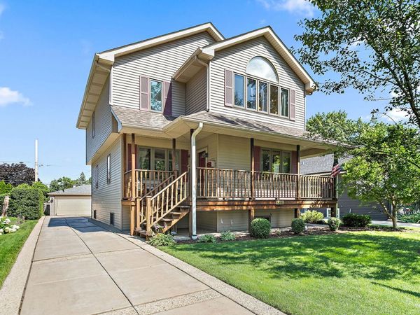 133 N Elroy Avenue , Bartlett, IL 60103