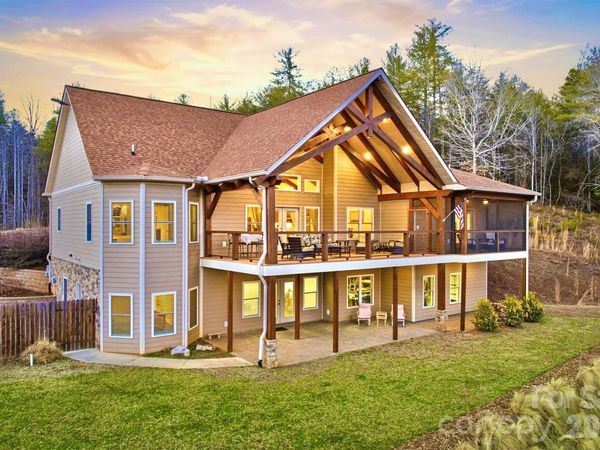 1510 Royal Lane, Lenoir, NC 28645
