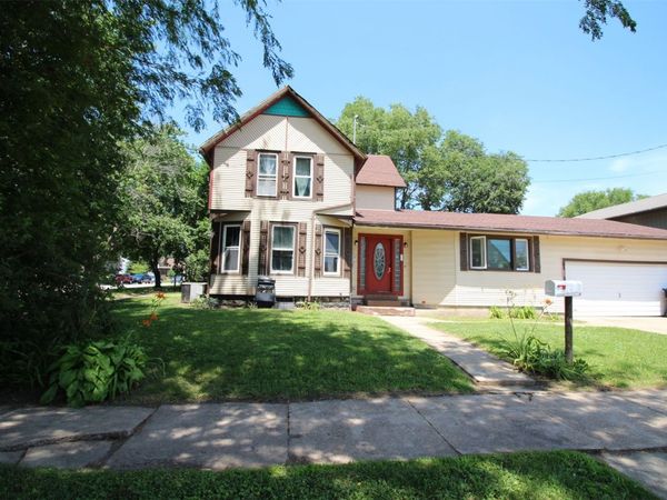222 W 5th Street , Tipton, IA 52772