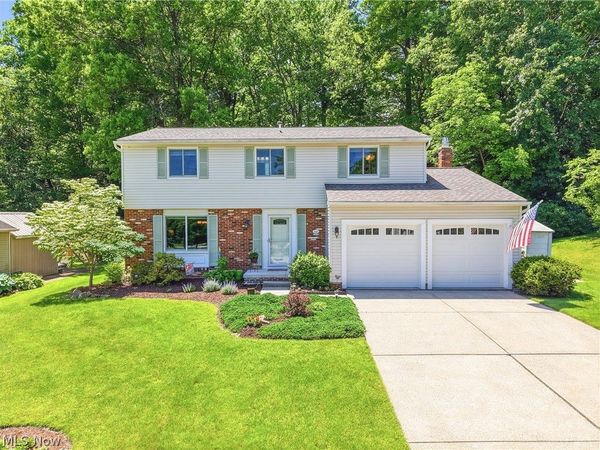1142 Waldo Way , Twinsburg, OH 44087