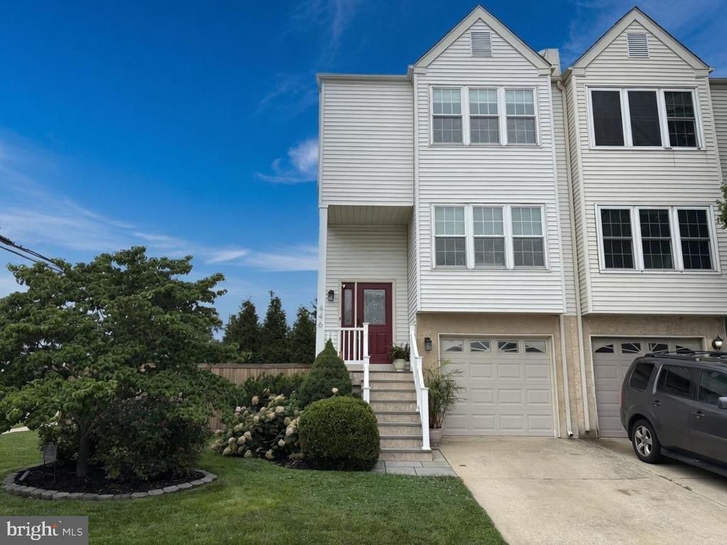 446 PLEASANT VALLEY DRIVE, CONSHOHOCKEN, PA 19428