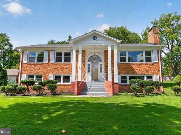 8020 AGIN COURT, MCLEAN, VA 22102