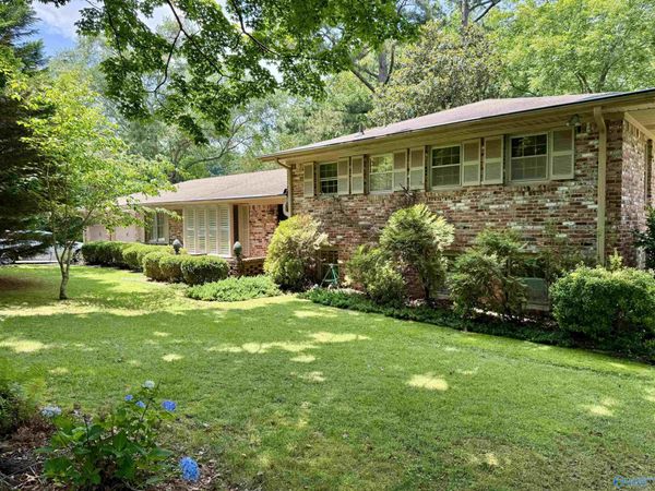 605 Country Club Drive, Gadsden, AL 35901