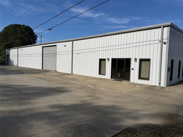 677 Lovers Lane Road SE, Calhoun, GA 30701