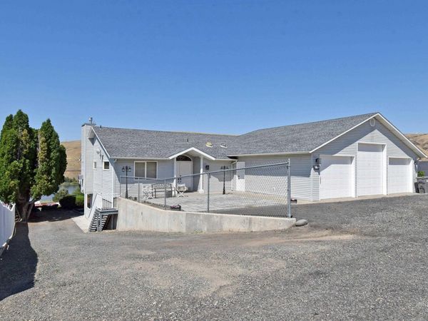 311 Kings Lane, Asotin, WA 99402