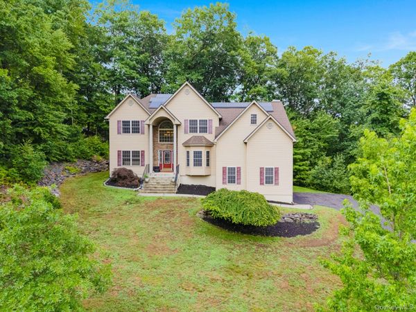 5 Sherwood Court, Highland Mills, NY 10930