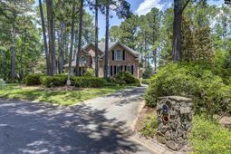 608 Charles Court  photo 4