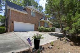 608 Charles Court  photo 4