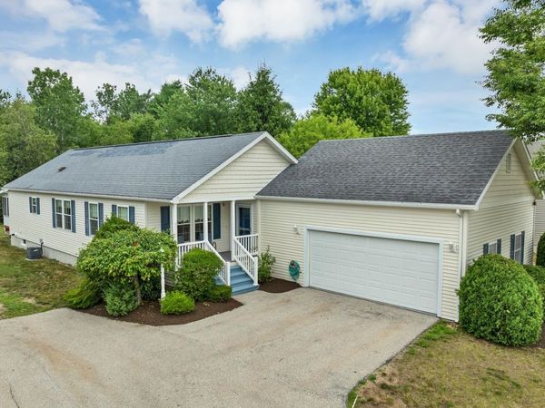 57 Sagewood Circle, Hooksett, NH 03106