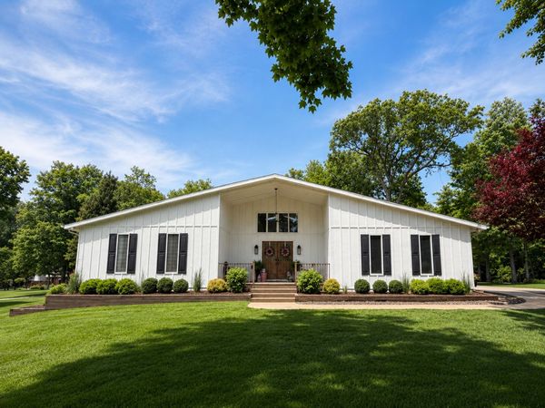 101 Patricia Court , Lexington, IL 61753