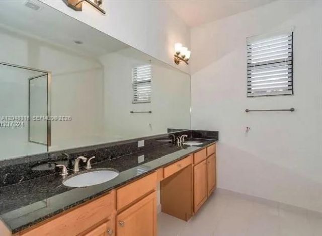 965 NE 193rd Ter , Miami, FL 33179 Photo