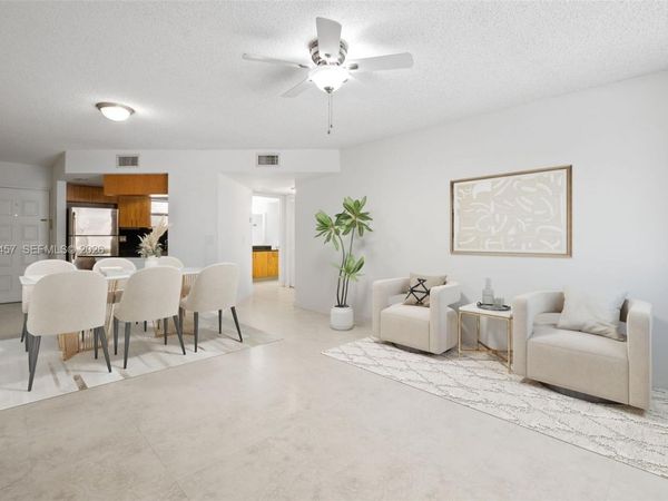 8373 Lake Dr , Unit 201, Doral, FL 33166