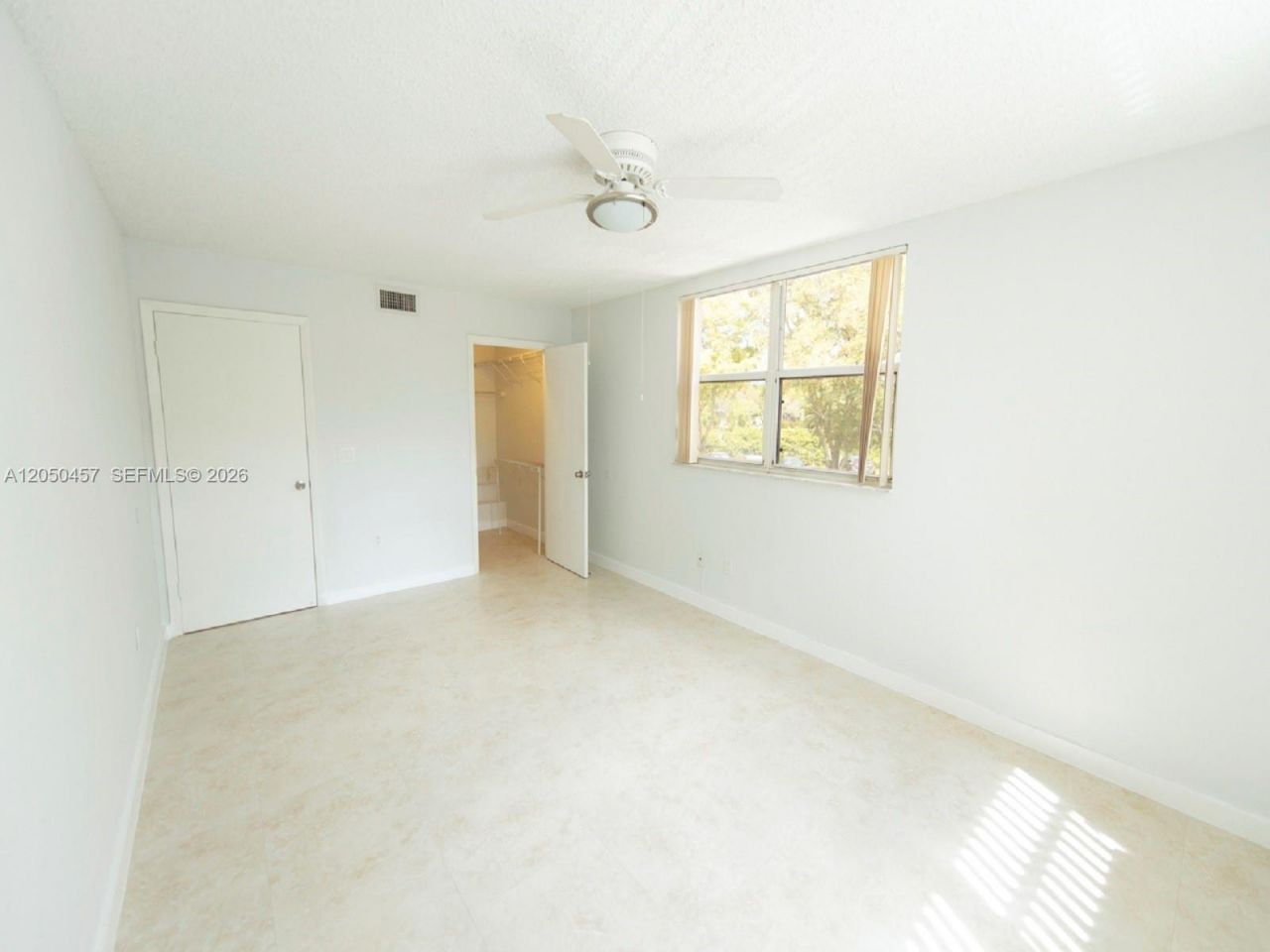 8373 Lake Dr , Unit 201, Doral, FL 33166 Photo