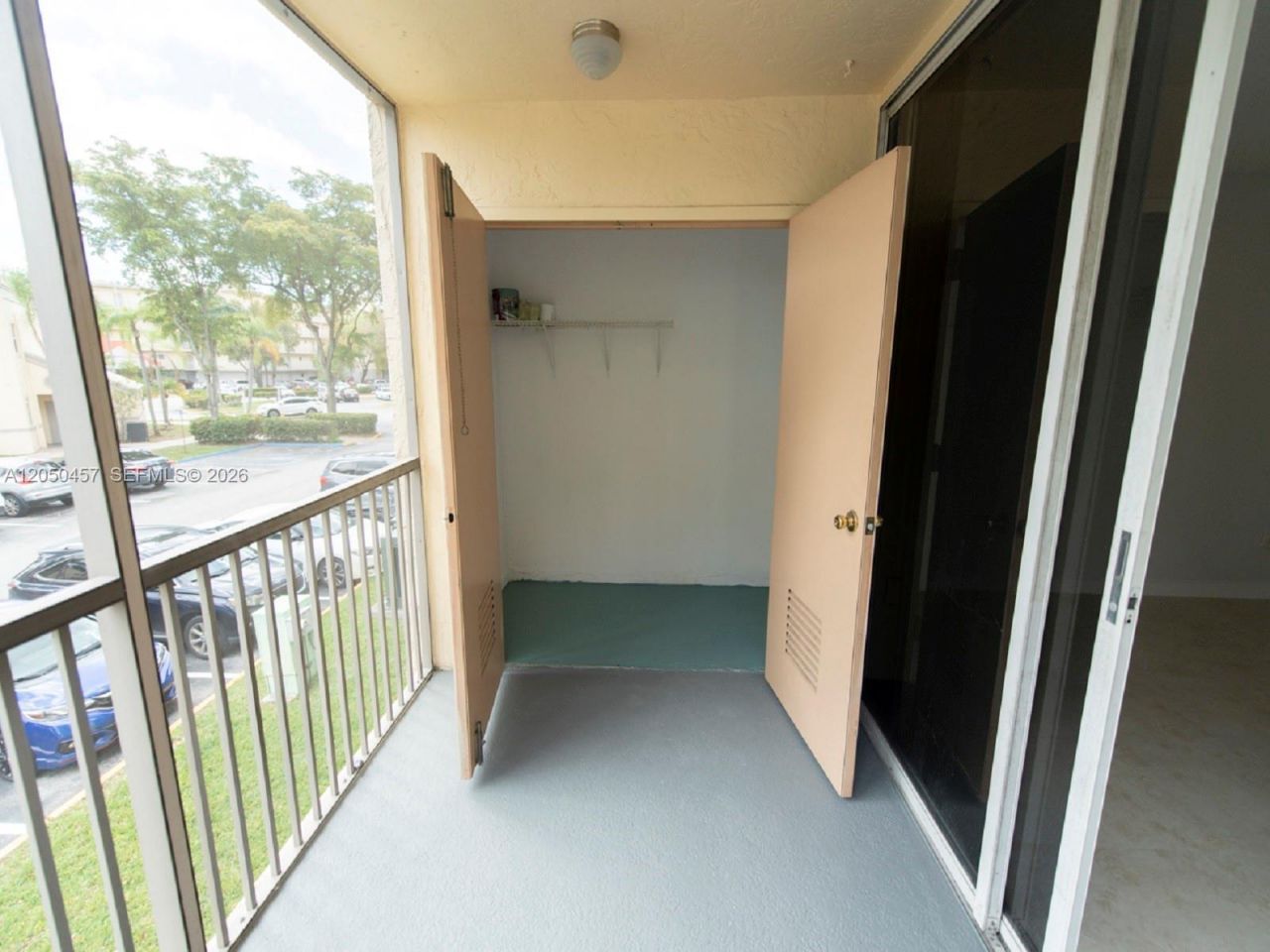 8373 Lake Dr , Unit 201, Doral, FL 33166 Photo