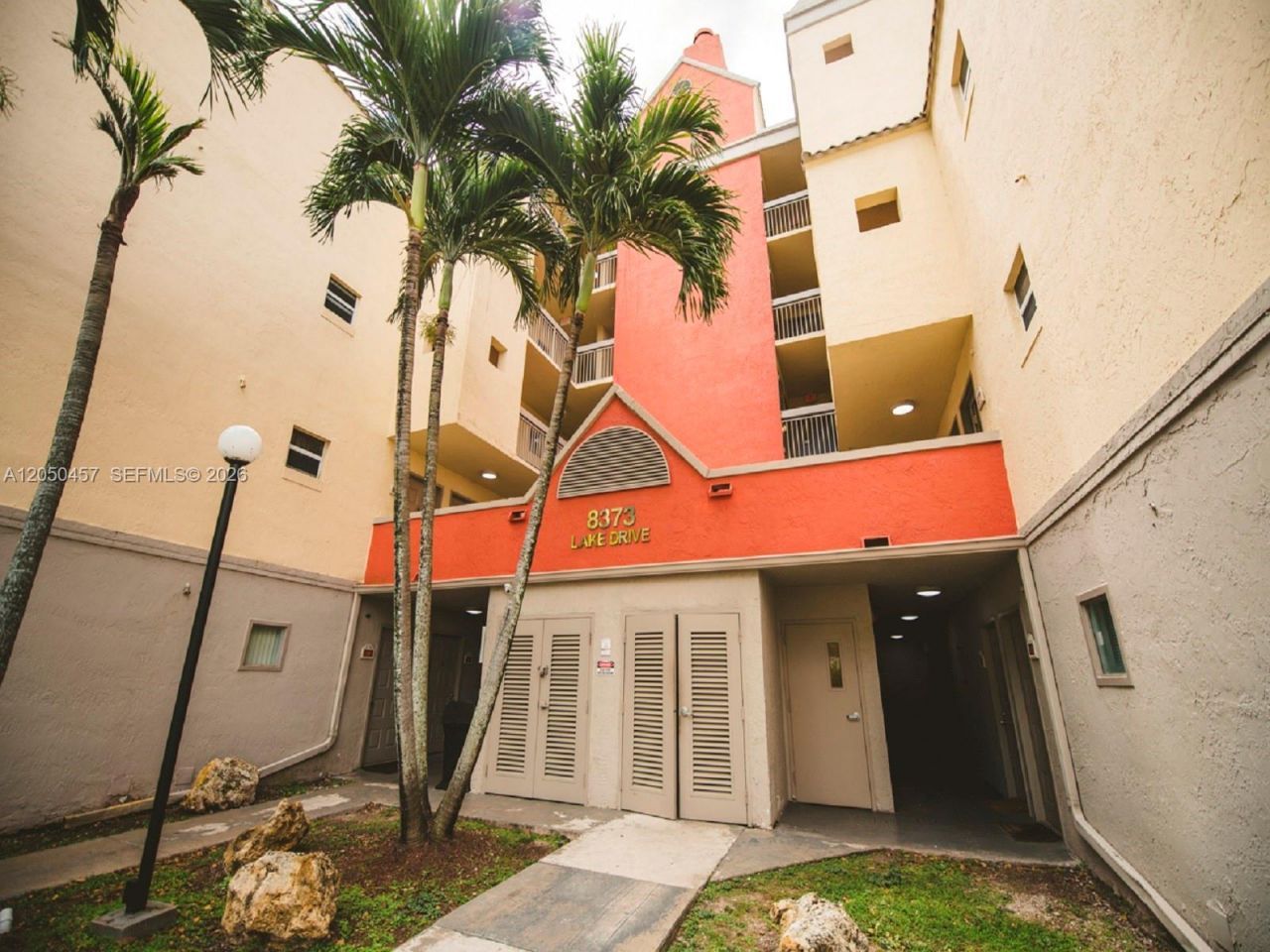 8373 Lake Dr , Unit 201, Doral, FL 33166 Photo