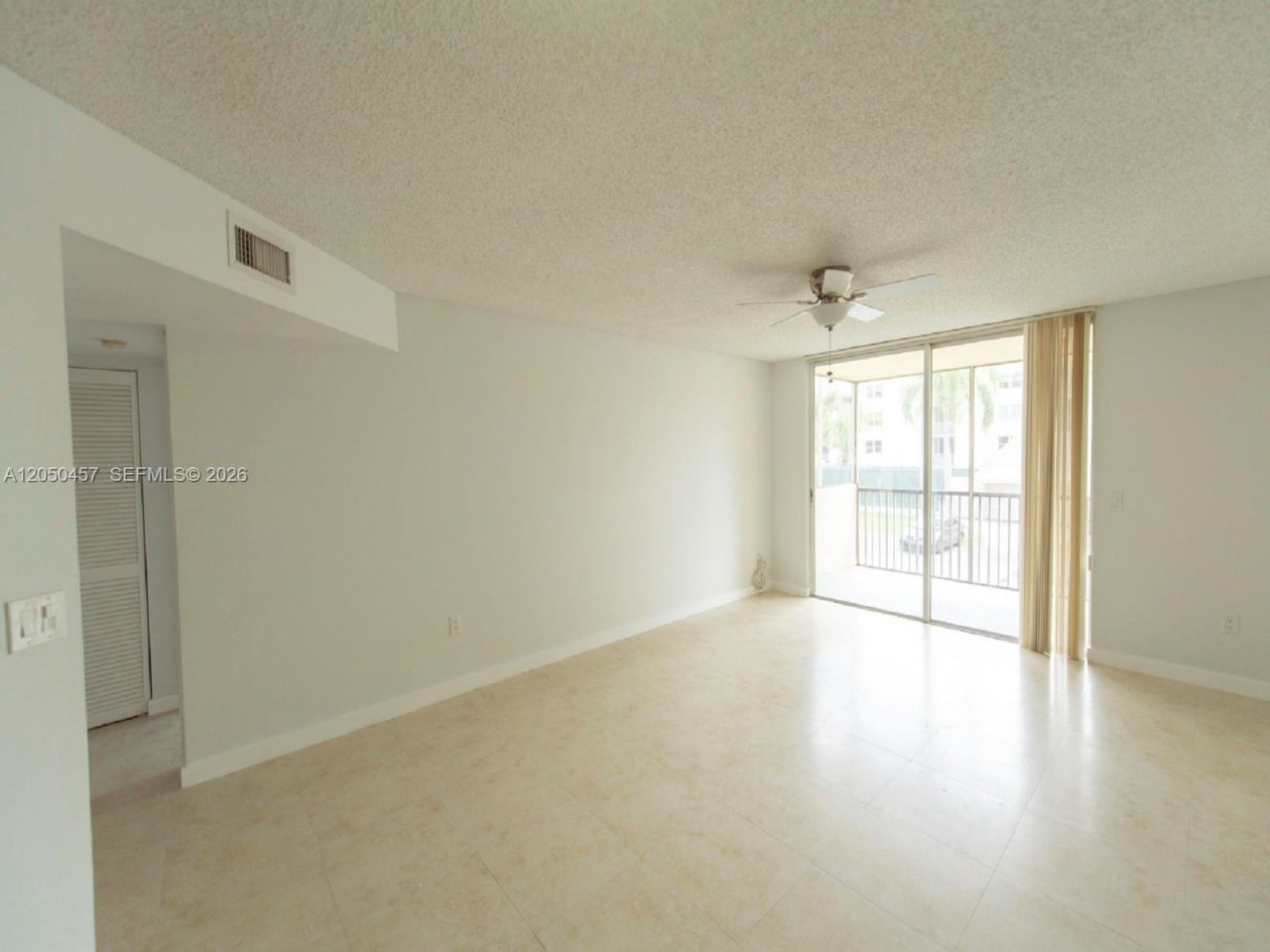 8373 Lake Dr , Unit 201, Doral, FL 33166 Photo