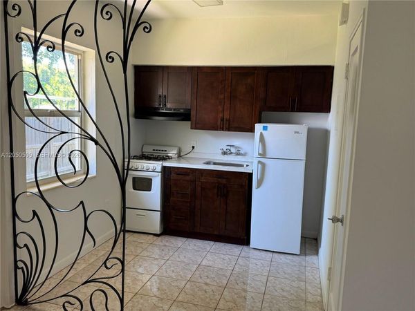 2499 SW 27th St , Unit 5, Miami, FL 33133