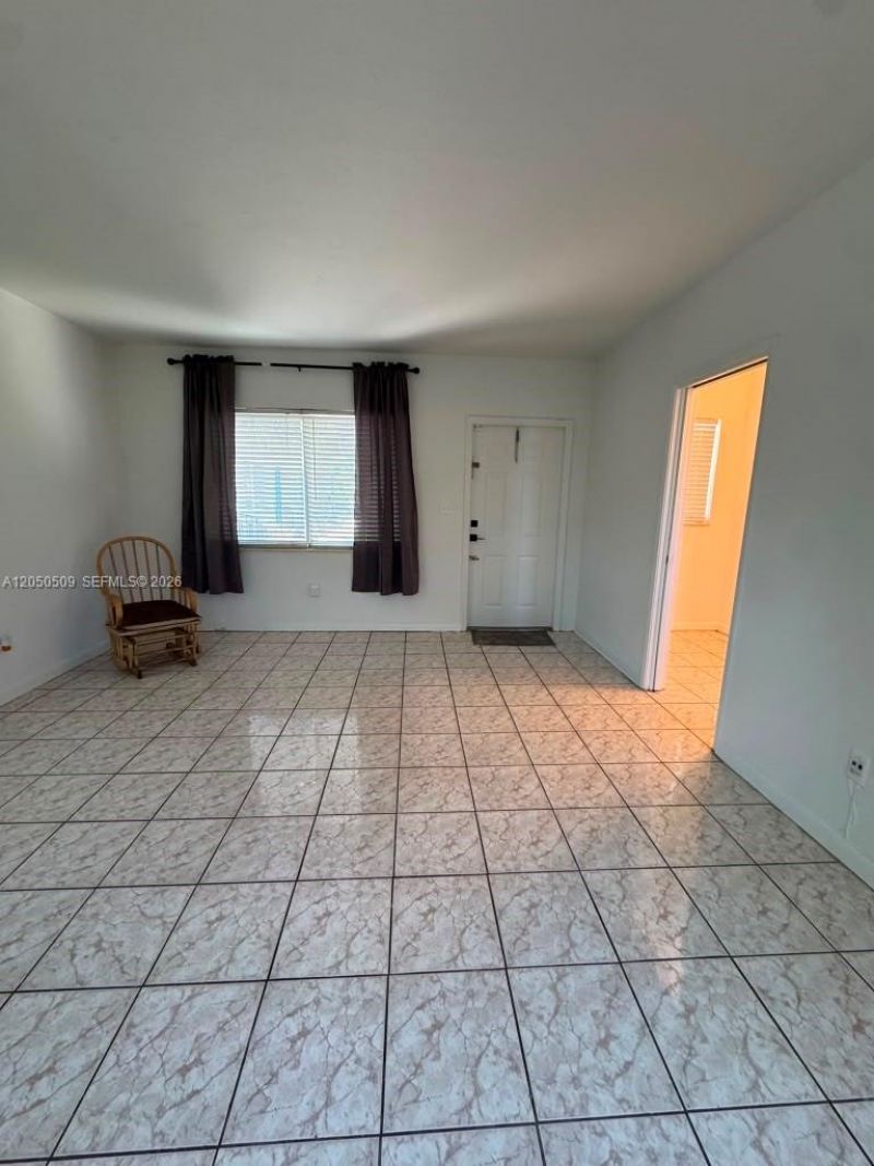 2499 SW 27th St , Unit 5, Miami, FL 33133 Photo
