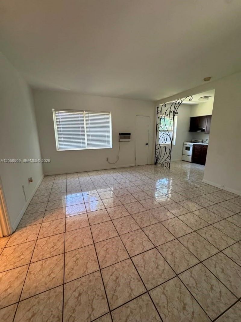 2499 SW 27th St , Unit 5, Miami, FL 33133 Photo