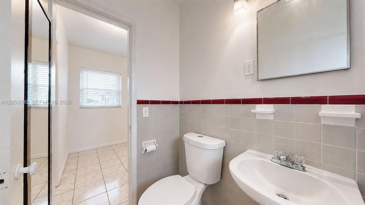 2499 SW 27th St, Unit 5, Miami, FL 33133 Photo