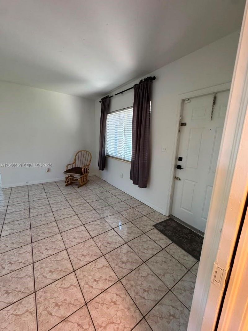 2499 SW 27th St , Unit 5, Miami, FL 33133 Photo