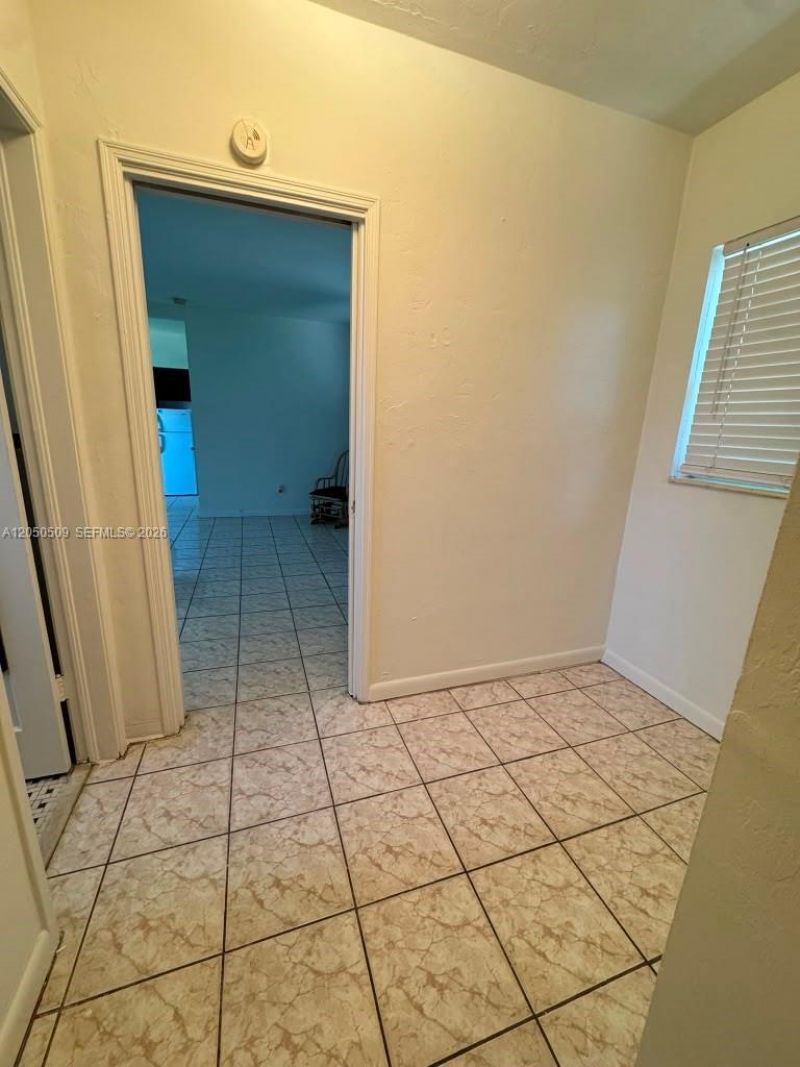2499 SW 27th St , Unit 5, Miami, FL 33133 Photo