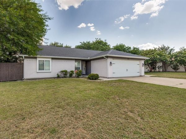 625 Park Center Boulevard , Saginaw, TX 76179