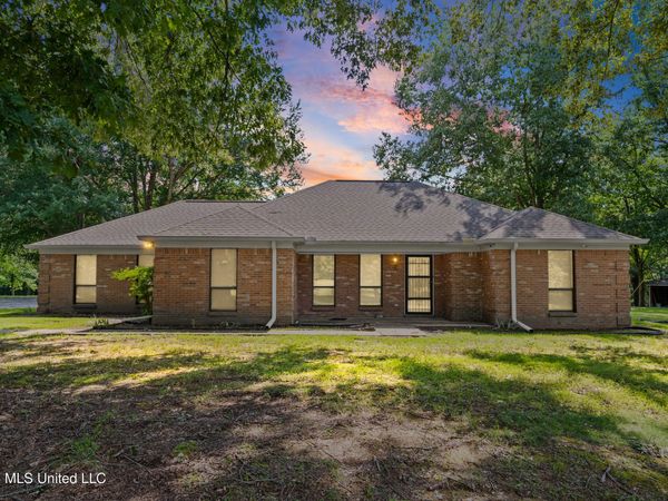11255 Whispering Pines Drive, Olive Branch, MS 38654