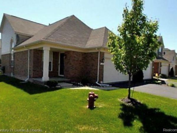 183 Legacy Park Circle, Dearborn Heights, MI 48127